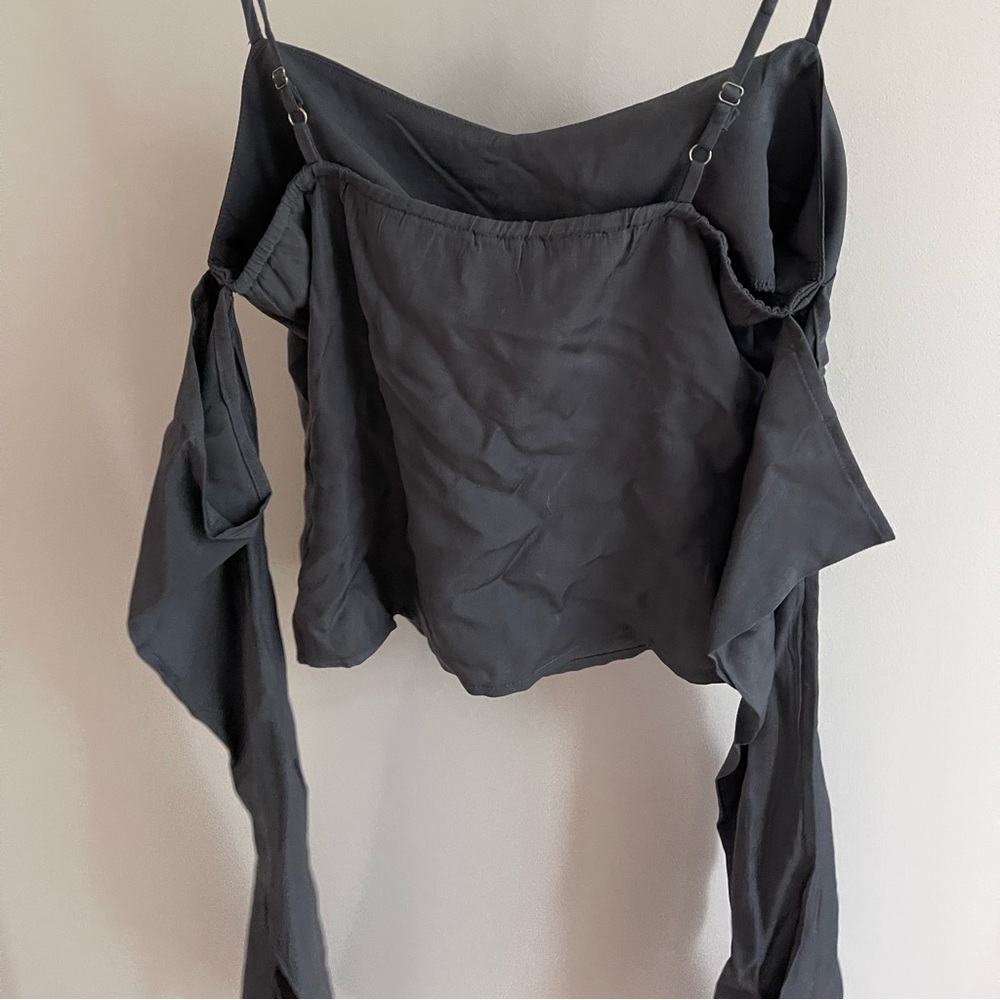 SOLD BNWT princess polly cold shoulder top - Picture 5 of 7